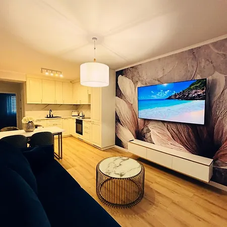 Lejlighed 3 Bedrooms Premium Bella White For 8 Guests With Ac And Underground Parking Rzeszów