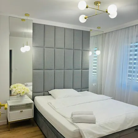 3 Bedrooms Premium Bella White For 8 Guests With Ac And Underground Parking Rzeszów
