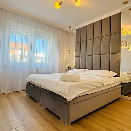 3 Bedrooms Premium Bella White For 8 Guests With Ac And Underground Parking Rzeszów