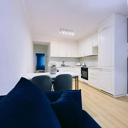 3 Bedrooms Premium Bella White For 8 Guests With Ac And Underground Parking * Rzeszów