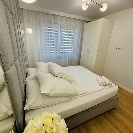 3 Bedrooms Premium Bella White For 8 Guests With Ac And Underground Parking * Rzeszów