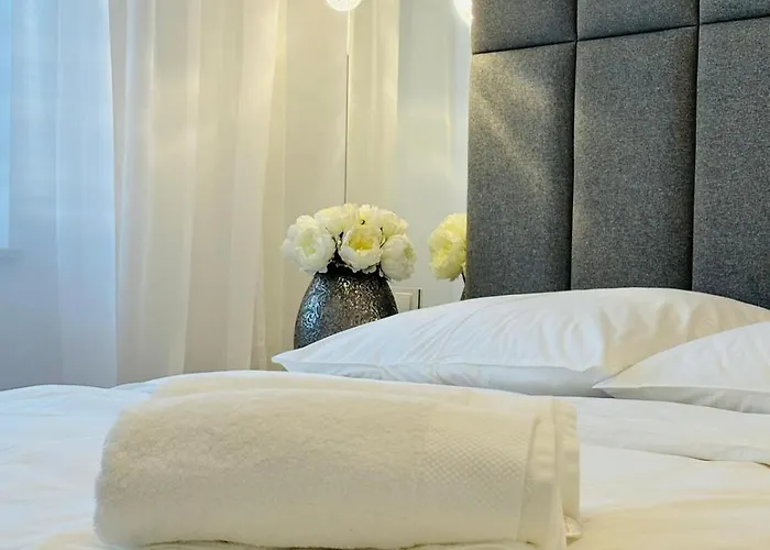 3 Bedrooms Premium Bella White For 8 Guests With Ac And Underground Parking Apartment *