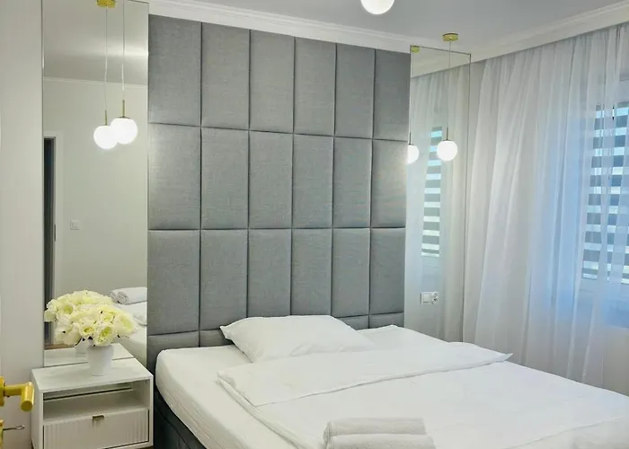 3 Bedrooms Premium Bella White For 8 Guests With Ac And Underground Parking Rzeszow