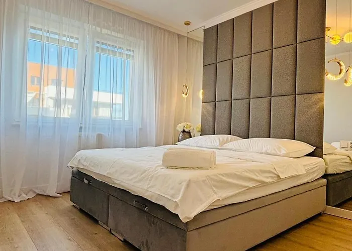 3 Bedrooms Premium Bella White For 8 Guests With Ac And Underground Parking Rzeszow