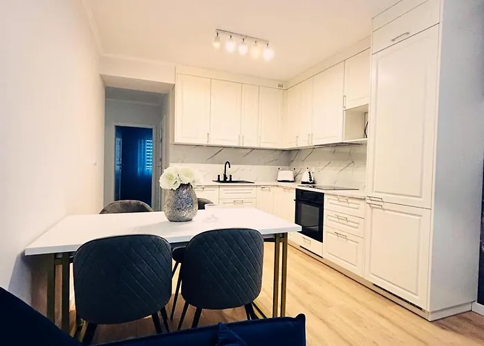 Apartment 3 Bedrooms Premium Bella White For 8 Guests With Ac And Underground Parking Rzeszow