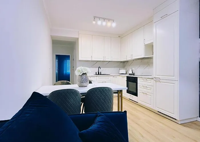 3 Bedrooms Premium Bella White For 8 Guests With Ac And Underground Parking * Rzeszow