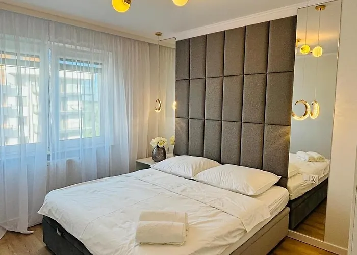 3 Bedrooms Premium Bella White For 8 Guests With Ac And Underground Parking