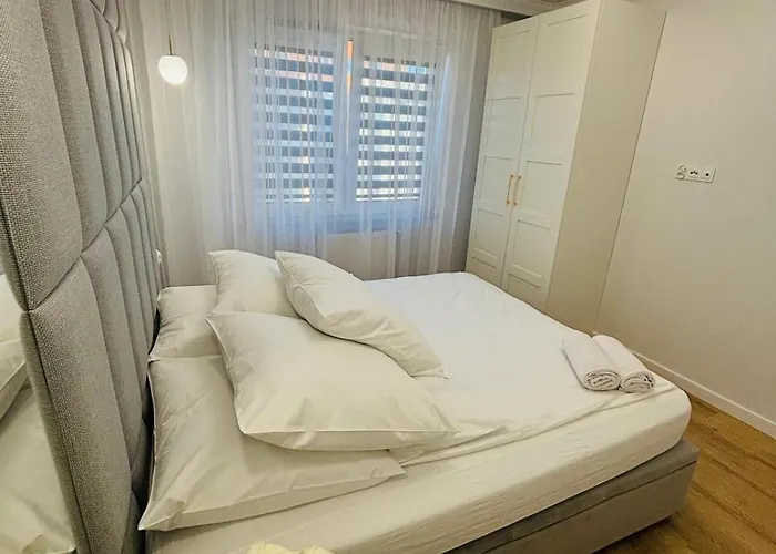 3 Bedrooms Premium Bella White For 8 Guests With Ac And Underground Parking * Rzeszów